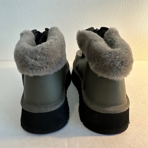 UGG Funkette Women's Leather Platform Boot Size 11 Matte Seaweed Green NWOB - Picture 10 of 11